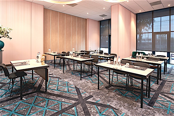 Amsterdam 5 Are you looking for the perfect location to dine, have a festive drink, successful meeting or overnight stay? Look no further!
With all the facilities under one roof, we can fulfill all of your wishe